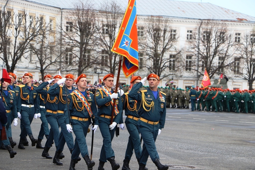 Женский полк парад победы