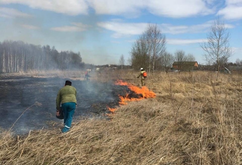 Добровольные пожарные принимают активное участие в ликвидации палов травы