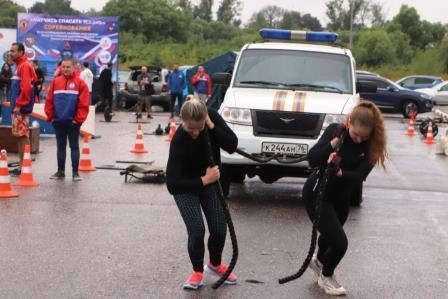 Сегодня на территории КЗЦ «Миллениум» прошел спортивный праздник – соревнования по функциональному силовому многоборью среди организаций ДВЦ «Научись спасать жизнь»