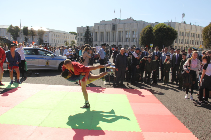 Мы первыми приходим на помощь