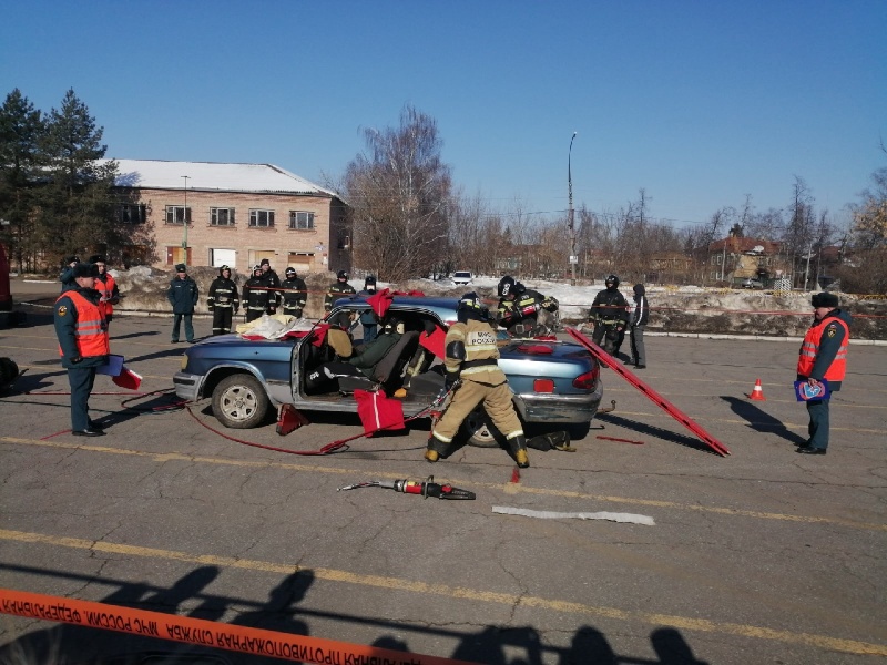 Добровольцы приняли участие в соревнованиях по ликвидации чрезвычайных ситуаций